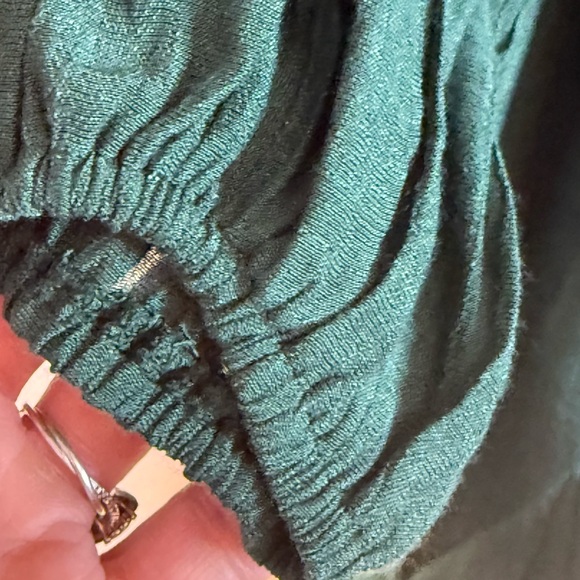 Elegant Green Button-Down Dress - Picture 4 of 8